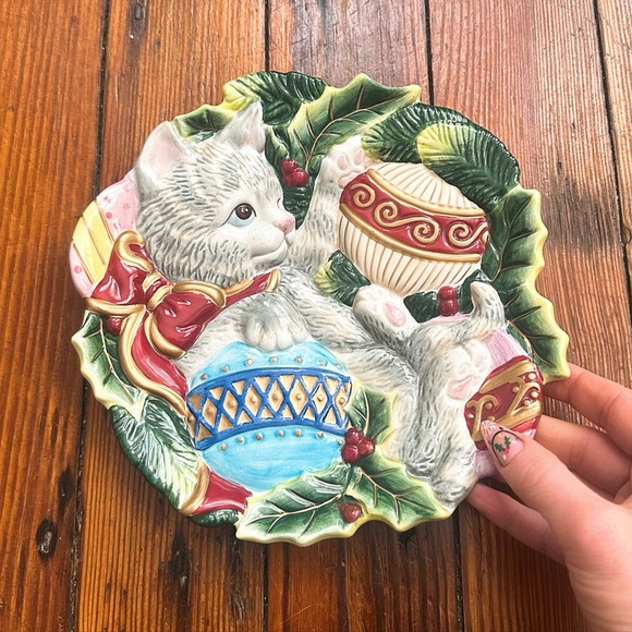 Fritz and Floyd Essentials Christmas Cat & Ornaments Plate 8.5” - Picture 2 of 6